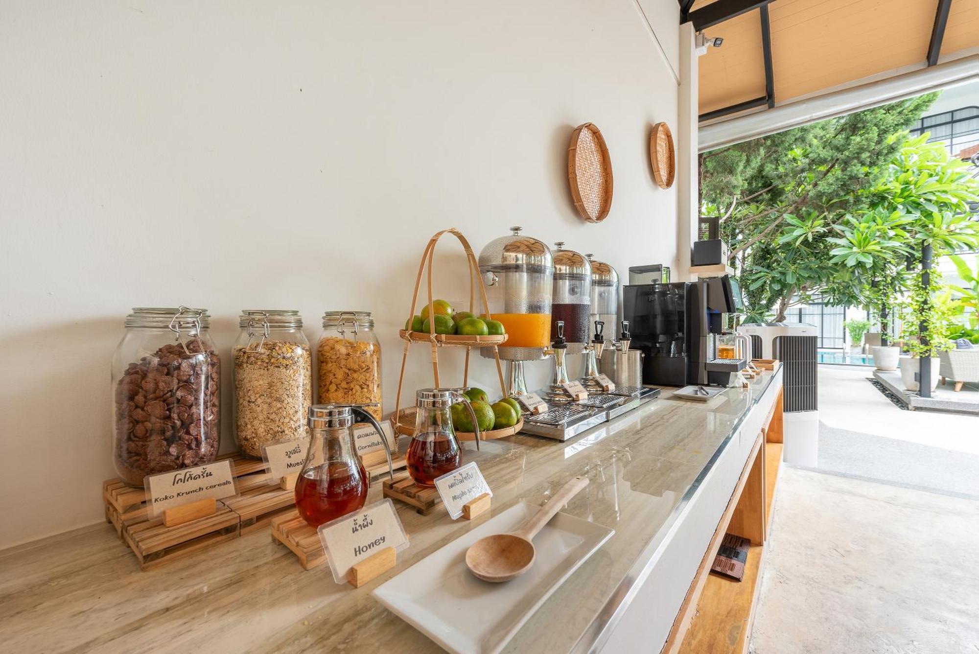 Ai Pai Hotel Bagian luar foto